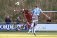 Kreisliga - Saison 2025/26- SV Kasing - FC Sandersdorf - Ömer Sali Moustafa rot Kasing - Thomas Kuttenberger blau Sandersdorf - Foto: Meyer Jürgen