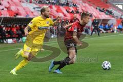 Relegation 1 - FC Ingolstadt 04 - VfL Osnabrück - Zweikampf Heider Marc (20 VfL) Filip Bilbija (35, FCI)