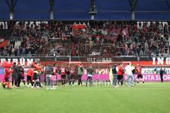 3.Liga - Saison 2022/2023 - FC Ingolstadt 04 -  MSV Duisburg - die Spieler bedanken sich bei den Fans - jubel - Foto: Meyer Jürgen