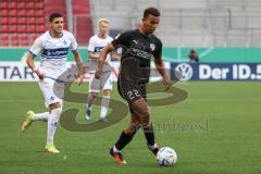 DFB Pokal; FC Ingolstadt 04 - SV Darmstadt 98; Angrif Marcel Costly (22, FCI) Karic Emir (19 SVD)