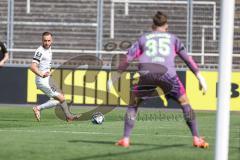 3. Liga; Borussia Dortmund II - FC Ingolstadt 04; 
David Kopacz (29, FCI) Torwart Marcel Laurentz Lotka (35 BVB2)