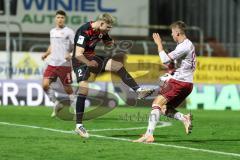 3. Liga; FC Viktoria Köln - FC Ingolstadt 04; Zweikampf Kampf um den Ball Gustav Christensen (24, FCI) Dietz Lars (2 VK)