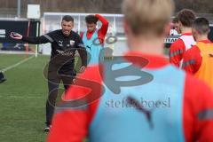 3.Liga - Saison 2022/2023 - FC Ingolstadt 04 -  - Cheftrainer Michael Köllner (FCI) beim ersten Training - Cheftrainer Michael Köllner (FCI) gibt Anweisungen - Foto: Meyer Jürgen