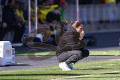 3. Liga; Borussia Dortmund II - FC Ingolstadt 04; Cheftrainerin Sabrina Wittmann (FCI) an der Seitenlinie, Spielerbank