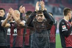 2.BL; SSV Jahn Regensburg - FC Ingolstadt 04; nach dem Spiel Unentschieden Remis, Spieler bedanken sich bei den Fans Dennis Eckert Ayensa (7, FCI)