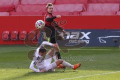 3. Liga - FC Ingolstadt 04 - Waldhof Mannheim - Tobias Schröck (21, FCI) schießt Just Jan (22 Mannheim) an