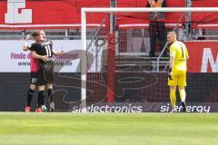 3. Liga; FC Ingolstadt 04 - VfB Lübeck; Tor Jubel Treffer 1:0 Sebastian Grönning (11, FCI) mit Tobias Schröck (21, FCI) Torwart Marius Funk (1, FCI)