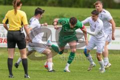 Landesliga - Saison 2024/25 - SV Manching - FC Kempten - Daniel Spies (Nr.22 - SV Manching) - Miroci Dugjan weiss Kempten  links - Seifert Alexander weiss Kempten  rechts - Foto: Meyer Jürgen
