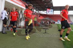 3.Liga - Saison 2022/2023 - FC Ingolstadt 04 -  SV Wehen Wiesbaden - Die Spieler betreten das Spielfeld zum warm machen -Jalen Hawkins (Nr.20 - FCI) - - Foto: Meyer Jürgen