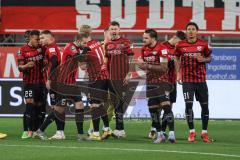 3. Liga; FC Ingolstadt 04 - Erzgebirge Aue; vor dem Spiel Team Mut Anfeuern Calvin Brackelmann (17, FCI) Pascal Testroet (37, FCI) Rico Preißinger (6, FCI) Max Dittgen (10, FCI) Marcel Costly (22, FCI) Tobias Bech (11, FCI) Justin Butler (31, FCI)