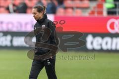 3. Liga; FC Ingolstadt 04 - Alemannia Aachen; Spiel ist aus, Niederlage, hängende Köpfe 1:2; Cheftrainerin Sabrina Wittmann (FCI) geht zum Interview