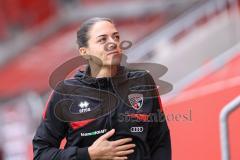 3. Liga; FC Ingolstadt 04 - 1. FC Saarbrücken; vor dem Spiel Cheftrainerin Sabrina Wittmann (FCI)