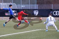 A - Junioren Bundesliga Süd/Südwest -  Saison 2021/2022 - FC Ingolstadt 04 - 1. FC Saarbrücken - Madougou Ibrahim (#9 FCI) - Hartz Elias Torwart Saarbrücken - Foto: Meyer Jürgen