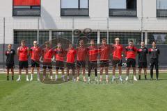 3. Liga - Saison 2024/25 - Trainingsauftakt- FC Ingolstadt 04 - voli - Cheftrainerin Sabrina Wittmann (FCI) - Tim Heike (Nr.9 - FCI) - Dennis Borkowski (Nr.17 - FCI) - Niclas Dühring (Nr.18 - FCI) - Mattis Hoppe (Nr.2 - FCI) - Emre Gül (FCI) - Max Plath (