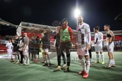 2.BL; 1. FC Nürnberg - FC Ingolstadt 04; Spiel ist aus, Sieg 0:5, Mannschaft geht zu den mitgereisten Fans, Jubel Freude Tanz Dominik Franke (3 FCI) Filip Bilbija (35, FCI) Dennis Eckert Ayensa (7, FCI) Fatih Kaya (9, FCI) Visar Musliu (16, FCI) Torwart F