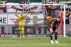 3. Liga; FC Ingolstadt 04 - VfB Lübeck; Torwart Marius Funk (1, FCI) freut sich