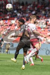 3. Liga; FC Ingolstadt 04 - VfL Osnabrück; Zweikampf Kampf um den Ball Kopfball Lesueur Tony Rudy (23 VFL) Yannick Deichmann (20, FCI)