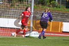 2. Frauen-Bundesliga - Saison 2021/2022 - FC Ingolstadt 04 - FSV Gütersloh - Der 1:1 Ausgleichstreffer durch Maier Ramona (#18 FCI) - jubel - Rolle Sarah Torwart Gütersloh - Foto: Meyer Jürgen