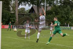 BZL - Oberbayern Nord - SV Manching - VFB Eichstätt II - Benedikt Vollnhals (#9 Manching) grün - Mit dem 1:1 Ausgleichstreffer - jubel - Bastian Bösl weiss Eichstätt - Foto: Jürgen Meyer