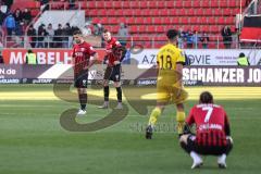 3. Liga; FC Ingolstadt 04 - Borussia Dortmund II; Niederlage, hängende Köpfe Visar Musliu (16, FCI) Calvin Brackelmann (17, FCI) Valmir Sulejmani (7, FCI) Papadopoulos Antonios ( BVB2)