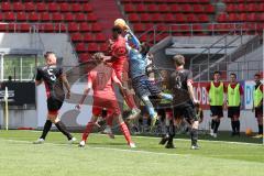 Im Bild: Michael Udebuluzor (#25 FCI B-Junioren) beim Kopfball

Fussball - B-Junioren - Relegation 2021  - FC Ingolstadt 04 - SSV Jahn Regensburg -  Foto: Ralf Lüger/rsp-sport.de