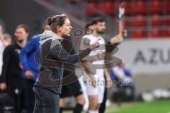 3. Liga; FC Ingolstadt 04 - SV Waldhof Mannheim; Cheftrainerin Sabrina Wittman (FCI) an der Seitenlinie, Spielerbank