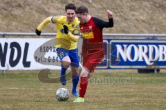 Bezirksliga - SV Kasing - SV Dornach - Patrick Palfy #9 rot Kaing - Manuel Wagatha gelb Dornach - Foto: Jürgen Meyer