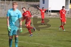 B-Junioren - Bayernliga -  Fc Ingolstadt 04 - SpVgg Greuther Fürth II -  Berg Baran rot FCI schiesst ein Tor - Jubel - Glas Benedict Torwart Fürth - Foto: Meyer Jürgen