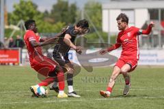 Bezirksliga - Saison 2024/25- TSV Gaimersheim - FC Fatih Ingolstadt - Hakan Düzgün (Nr.25 - TSV Gaimersheim) - Boubacarr Saho rot Fatih links - Erdogan Nasufaj rot Fatih - Foto: Meyer Jürgen