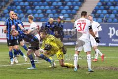 3. Liga; SV Waldhof Mannheim - FC Ingolstadt 04 - Torchance verpasst Pascal Testroet (37, FCI) ärgert sich, Torwart Hawryluk Lucien (30 SVWM) sicher Jans Laurent (18 SVWM)