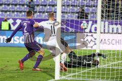 2.BL; Erzgebirge Aue - FC Ingolstadt 04; verpasste Chance, Maximilian Beister (11, FCI) ärgert sich, Torwart Männel Martin (1 Aue) rettet und Bussmann Gaetan (2 Aue) stört