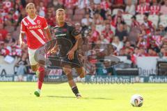 3. Liga - Saison 2025/26 - Energie Cottbus - FC Ingolstadt 04  - Marcel Costly (Nr.22 - FC Ingolstadt 04) - Nyamekye Awortwie-Grant (Nr.23 - FC Energie Cottbus) - Foto: Meyer Jürgen
