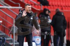 3. Liga; FC Ingolstadt 04 - Preußen Münster; an der Seitenlinie, Spielerbank Cheftrainer Michael Köllner (FCI)