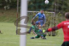 Kreisliga - Saison 2023/24 - SV Lippertshofen - SV Hundszell - Stefan Härdl blau Hundszell - Kai Lautenschläger grün Lippertshofen - Micha Balzer Torwart Lippertshofen - Foto: Meyer Jürgen