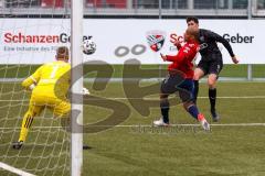 Bayernliga Süd - Saison 2021/2022 - FC Ingolstadt 04 II -  SpVgg Unterhaching - Kevin Darmstädter Torwart Haching - Renato Domislic #17 FCI - David Pisot rot #4 Haching - Foto: Meyer Jürgen