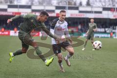 3. Liga; SC Verl - FC Ingolstadt 04; Zweikampf Kampf um den Ball Marcel Costly (22, FCI) Köhler Tim (3 Verl)
