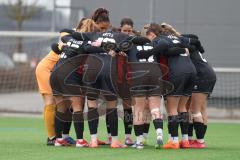 2. Bundesliga Frauen -Freundschaftsspiel -  Saison 2025/26 - FC Ingolstadt 04 Frauen - BW Linz/SpVGG Kleinmünchen -  Die Mannschaft bildet einen Kreis vor dem Spiel -  - XXXXX - Foto: Meyer Jürgen