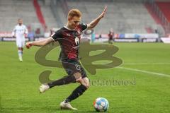 2.BL; FC Ingolstadt 04 - Hannover 96; Christian Gebauer (22, FCI) Flanke