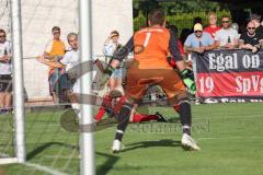 Toto Pokal - Saison 2022/2023 - SpVgg Heßdorf - FC Ingolstadt 04 - Thomas Rausch (Nr.45 - FCI) - Torwart Sebastian Heinlein (Nr.1 - SpVgg Hessdorf) - Foto: Meyer Jürgen