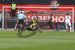 2. Fußball-Liga - Saison 2021/2022 - FC Ingolstadt 04 - Hamburger SV - Dejan Stojanovic Torwart (#39 FCI) - Marcel Gaus (#19 FCI) - Jonas Meffert (#23 HSV) - Foto: Meyer Jürgen