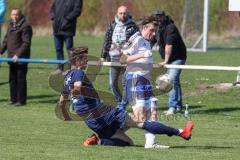 Kreisklasse - SV Hundszell - SV Zuchering -Noah Schatzmann #11 weiss Hundszell -  Florian Meier blau Zuchering - Foto: Jürgen Meyer