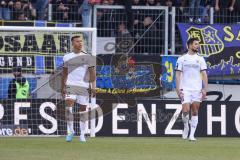 3.Liga - Saison 2022/2023 - 1. FC Saarbrücken - FC Ingolstadt 04 - Der 1:1 Ausgleichstreffer durch Luca Kerber (Nr.33 - 1.FC Saarbrücken) - jubel - betretene Gesichter bei Ingolstadt - Marcel Costly (Nr.22 - FCI) - Visar Musliu (Nr.16 - FCI) - Foto: Meyer