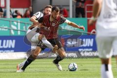 3. Liga; FC Ingolstadt 04 - SSV Ulm 1846; Zweikampf Kampf um den Ball Lukas Fröde (34, FCI) Röser Lucas (9 Ulm)