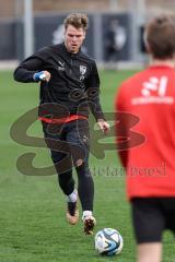 3. Liga; FC Ingolstadt 04 - Trainingsauftakt im Audi Sportpark, Trainingsgelände; Simon Lorenz (32, FCI)