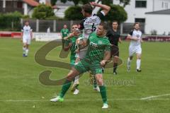 BZL - Oberbayern Nord - SV Manching - VFB Eichstätt II - Benedikt Vollnhals (#9 Manching) grün - Julian Scholl weiss Eichstätt - Foto: Jürgen Meyer