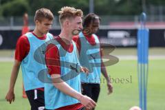 2. Bundesliga - FC Ingolstadt 04 - Trainingsauftakt mit neuem Trainerteam - Maximilian Neuberger (38, FCI) #Filip Bilbija (35, FCI) Caniggia Ginola Elva (14, FCI)