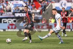 3. Liga; FC Ingolstadt 04 - Arminia Bielefeld; Max Besuschkow (17, FCI) Schneider Leon (23 AB)