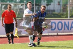 Kreisliga - Saison 2022/2023 - DJK Ingolstadt - SV Sandersdorf - Christoph Handl weiss DJK Ing - Matthias Scharlach blau Sandersdorf - Foto: Meyer Jürgen