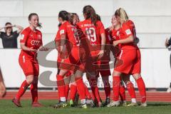 2. Fußball-Liga - Frauen - Saison 2022/2023 - FC Ingolstadt 04 - FSV Gütersloh - Der 2:1 Führungstreffer durch Vidovic Paula (Nr.11 - FC Ingolstadt 04 ) per Freisstoss direkt verwandelt - jubel - Mailbeck Alina (Nr.8 - FC Ingolstadt 04 ) -  - Foto: Meyer 