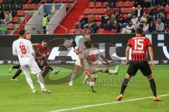 3. Liga; FC Ingolstadt 04 - FSV Zwickau; Pascal Testroet (37, FCI) Torschuß, kommt nicht durch, Gomez Johan (18 FSV) Butzen Nils (16 FSV) Frick Davy (19 FSV) Nikola Stevanovic (15, FCI)